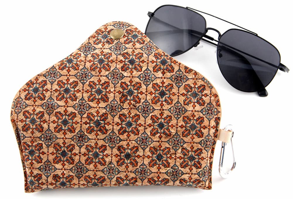 Portable Hard Shell Cork Glasses Case - Protective Sunglasses Carrier with Carabiner 3 Portable Hard Shell Cork Glasses Case - Protective Sunglasses Carrier with Carabiner - Image 3