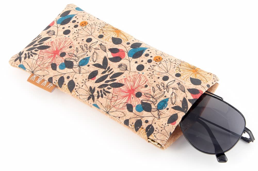 Natural Cork Glasses Case - Self-Closing Sunglasses Pouch, Eco-Friendly & Scratch-Resistant 5 Natural Cork Glasses Case - Self-Closing Sunglasses Pouch, Eco-Friendly & Scratch-Resistant - Image 5